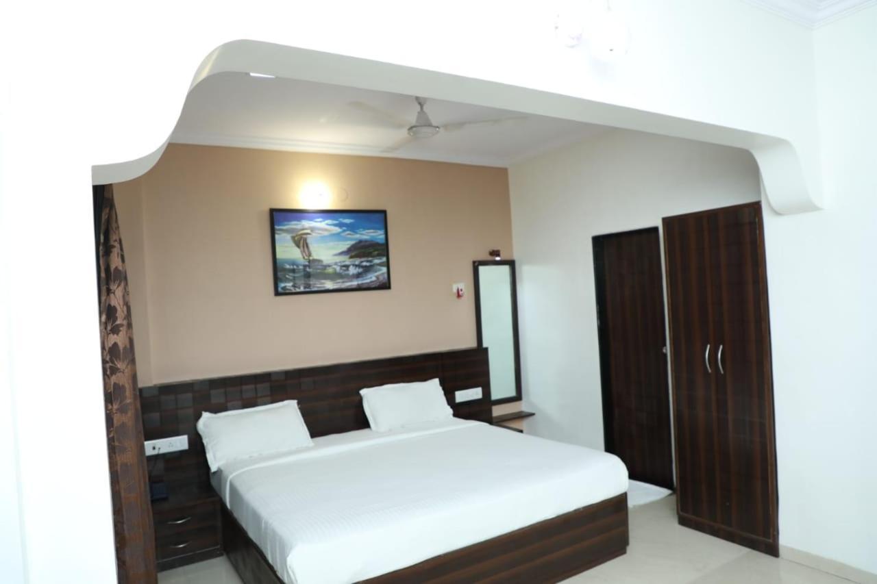 Koshya Suites Mumbai Exterior foto